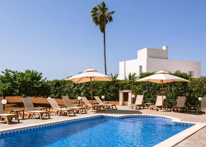 Villa Km2 Lovely Villa Located Just Outside Of Sa Carroca A 5 Minute Drive From Playa Den Bossa