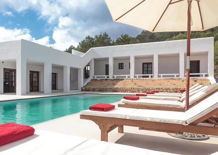 6Br Villa - Sleeps 14 - Pool - Garden - Sea View