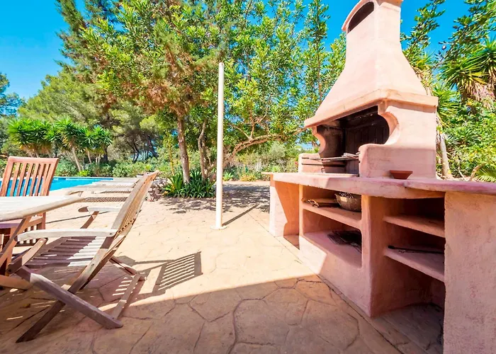 Exclusive Villa In Porroig