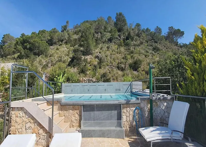 Unique Villa With Outdoor Hot Tub