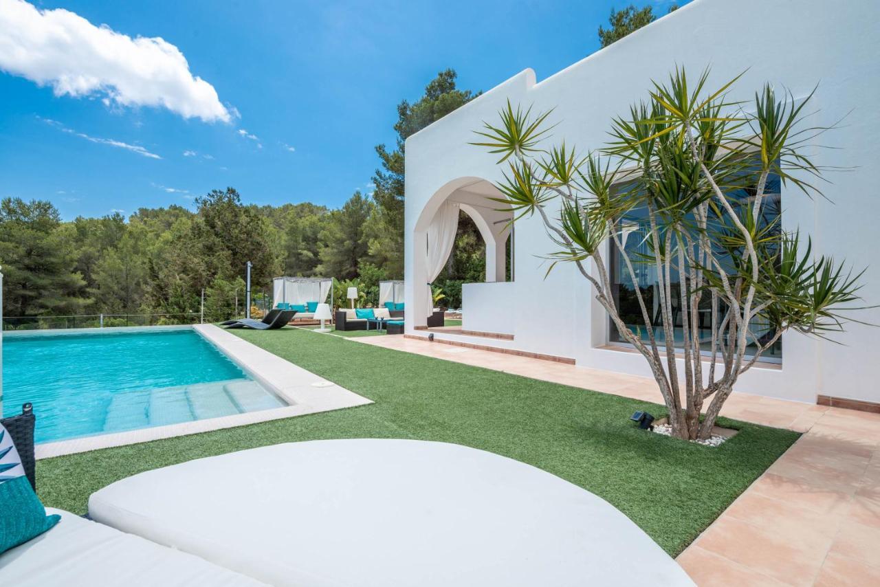 Garchet White Ibiza Villa