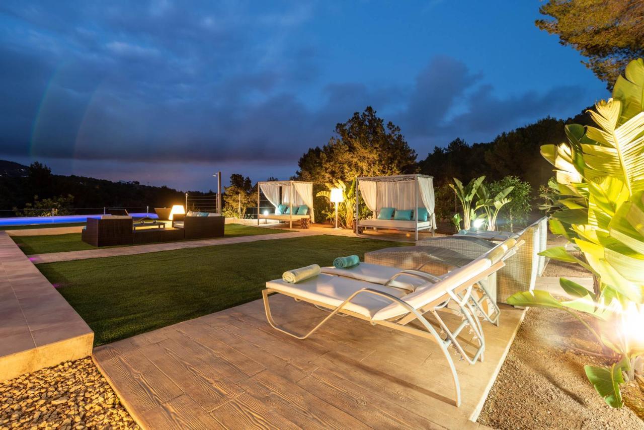 Garchet White Ibiza Villa *