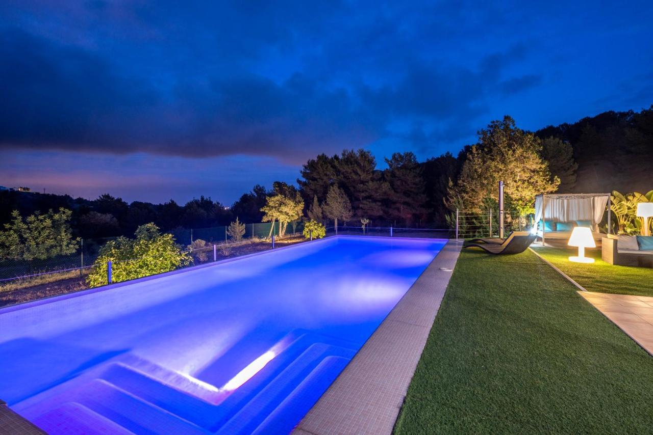 Garchet White Ibiza Villa *