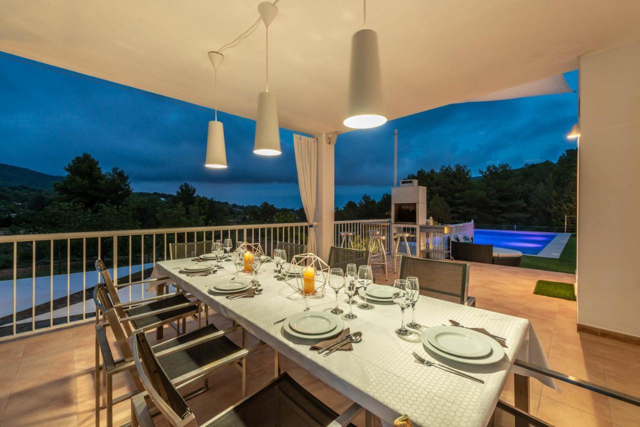 Garchet White Ibiza Villa *