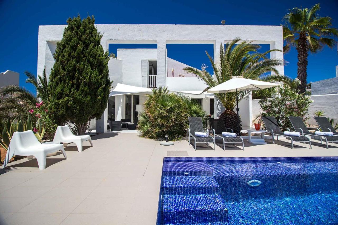 Arola Villa