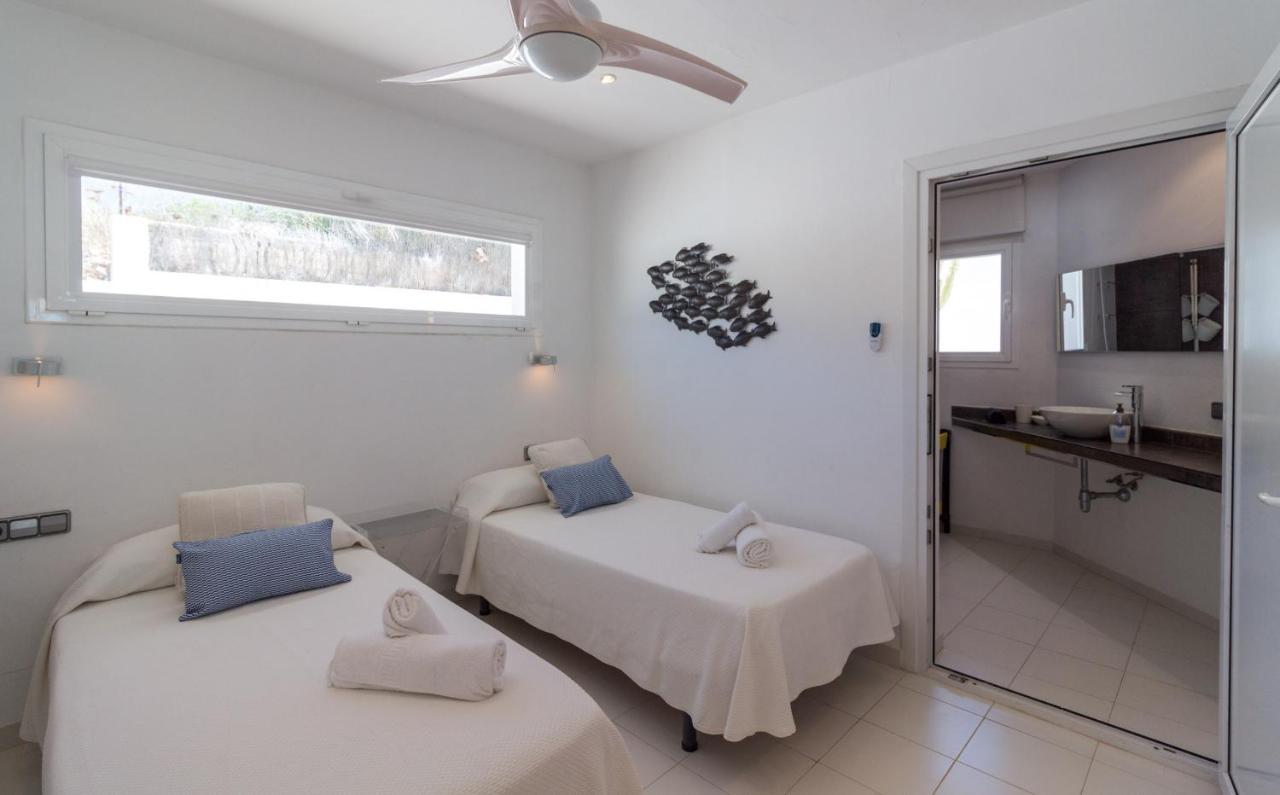 Arola Villa *