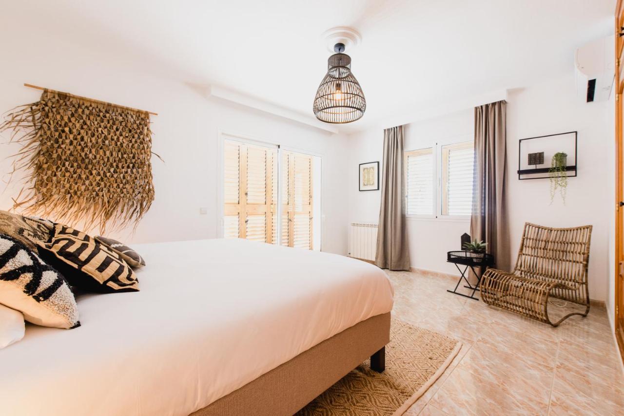 Friends & Family Friendly 5 Bedroom In Jesus * Santa Eulária des Riu