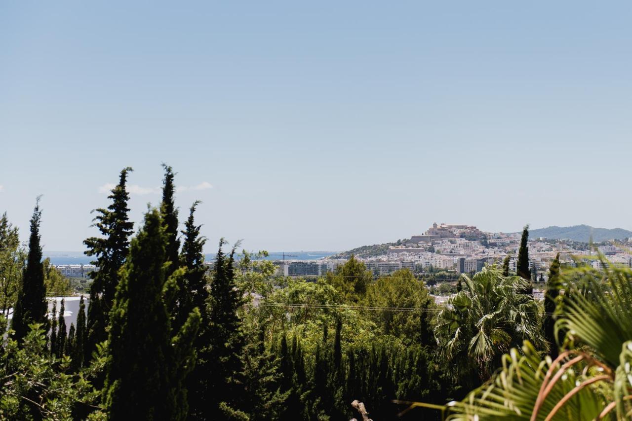 Friends & Family Friendly 5 Bedroom In Jesus * Santa Eulária des Riu