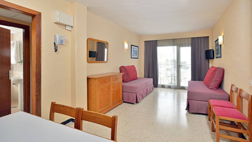 Leonardo Ibiza Santa Eulalia