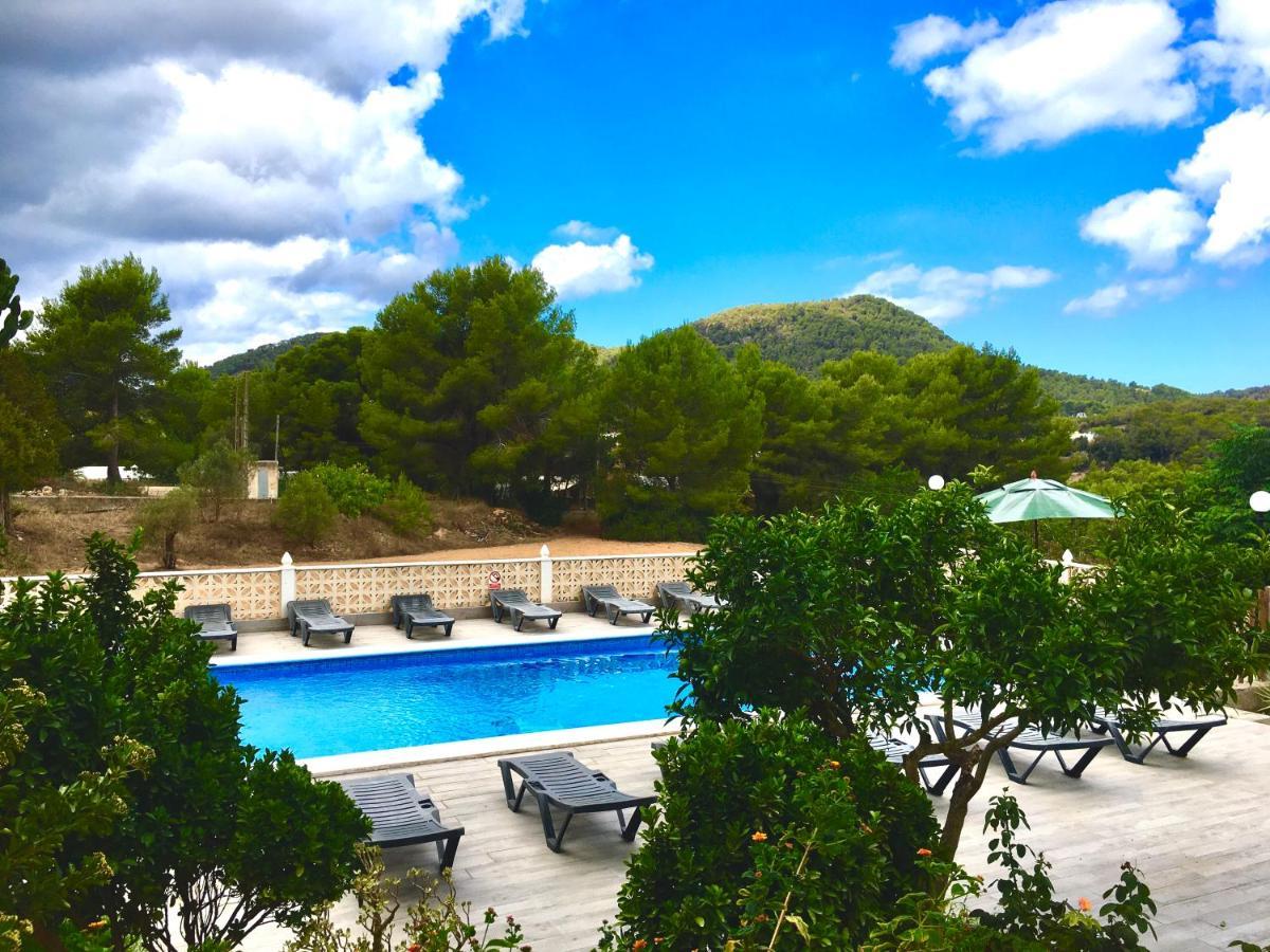 Alexa Charming Is Just A 10 Min Drive To Either Playa Den Bossa Or San Antonio Villa Sant Josep de sa Talaia
