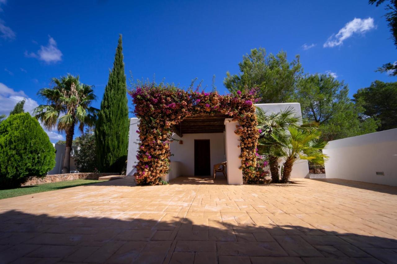 Tegui Is A Luxury Close To San Rafael And 10 Min Drive To Ibiza Town And San Antonio