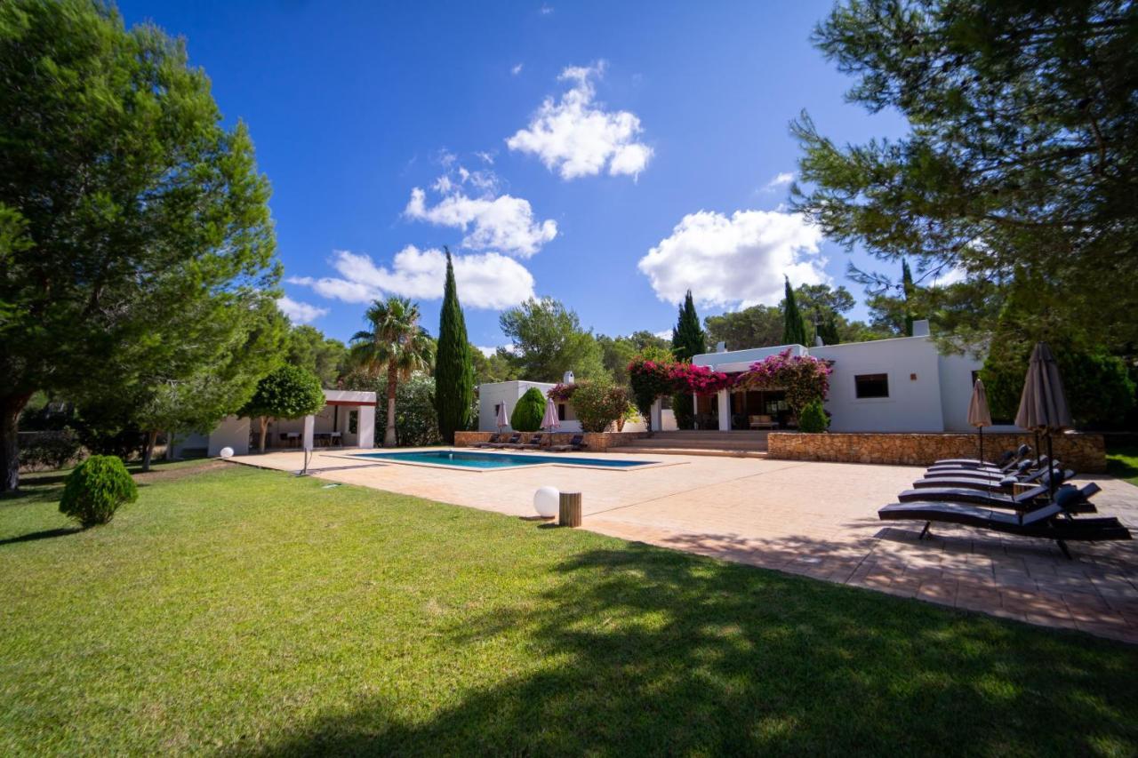 Tegui Is A Luxury Close To San Rafael And 10 Min Drive To Ibiza Town And San Antonio Villa *