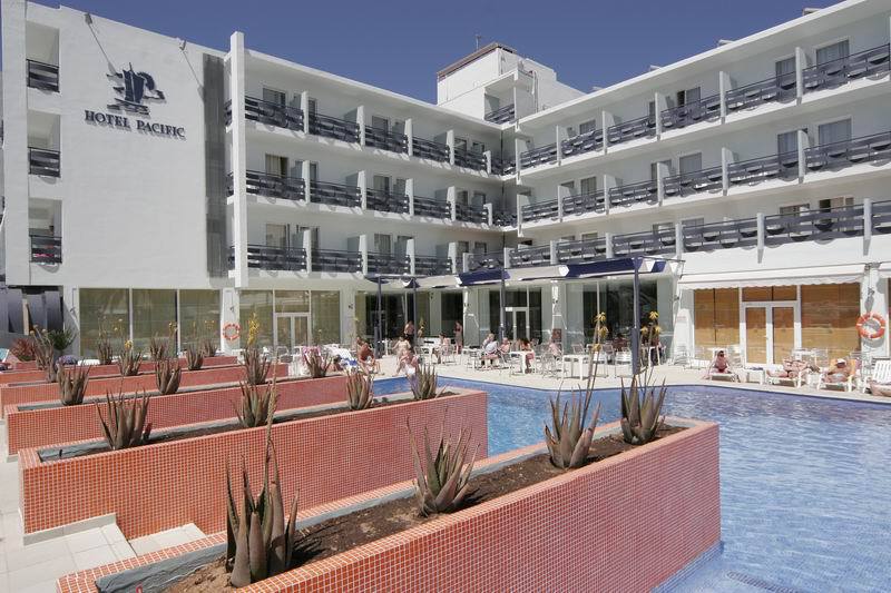 Hotel Azuline Pacific