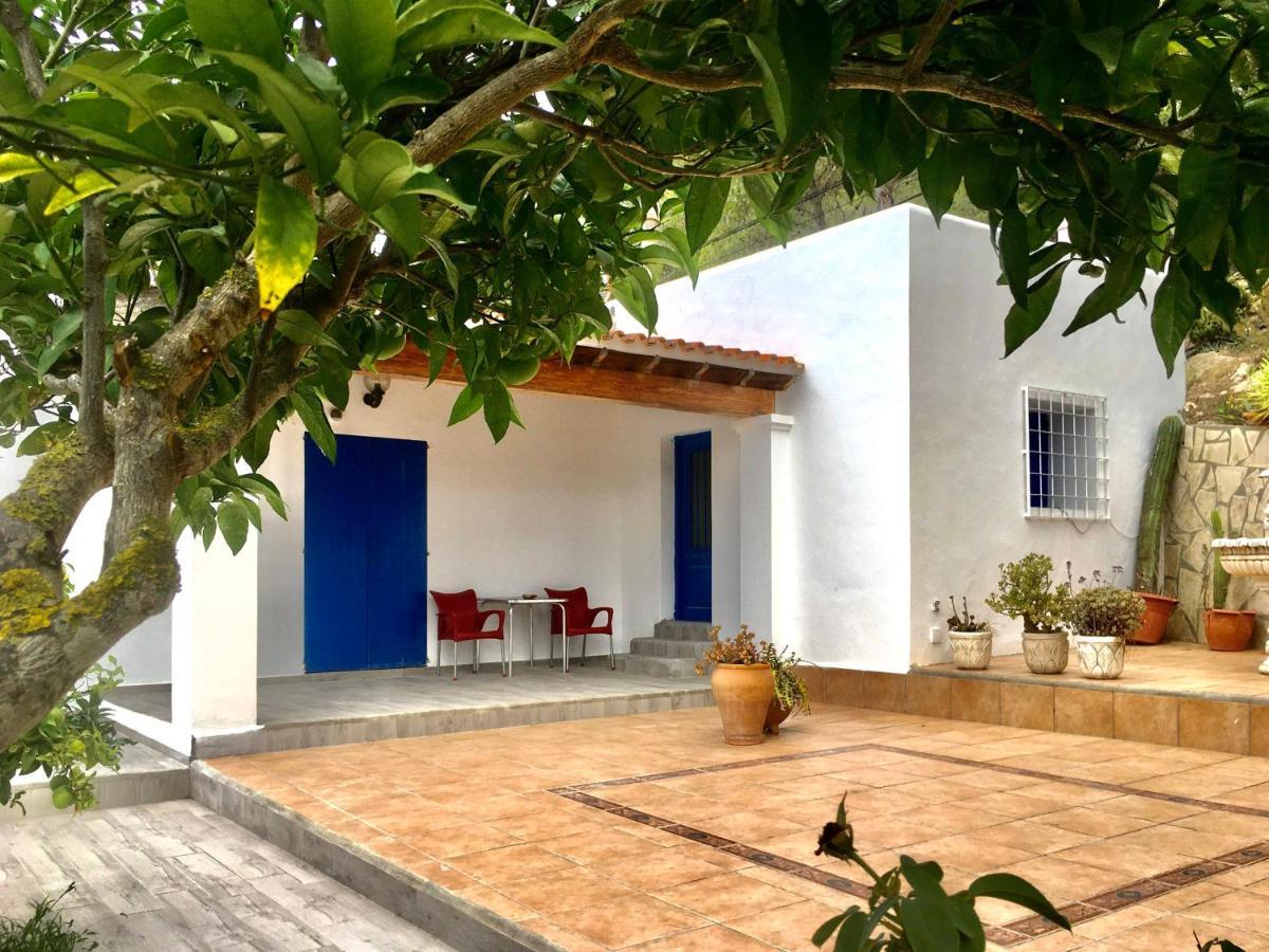 Alexa Charming Is Just A 10 Min Drive To Either Playa Den Bossa Or San Antonio * Sant Josep de sa Talaia
