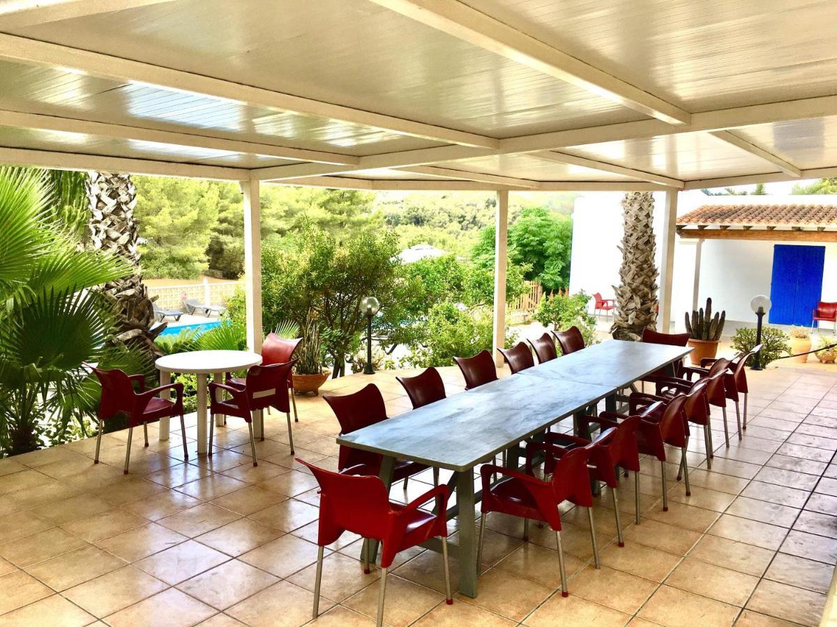 Villa Alexa Charming Is Just A 10 Min Drive To Either Playa Den Bossa Or San Antonio