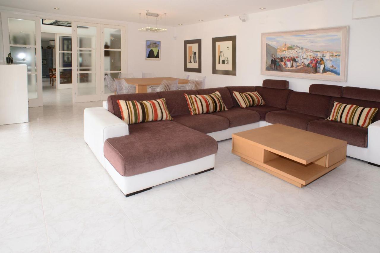 Sala Villa San Antonio (Ibiza)