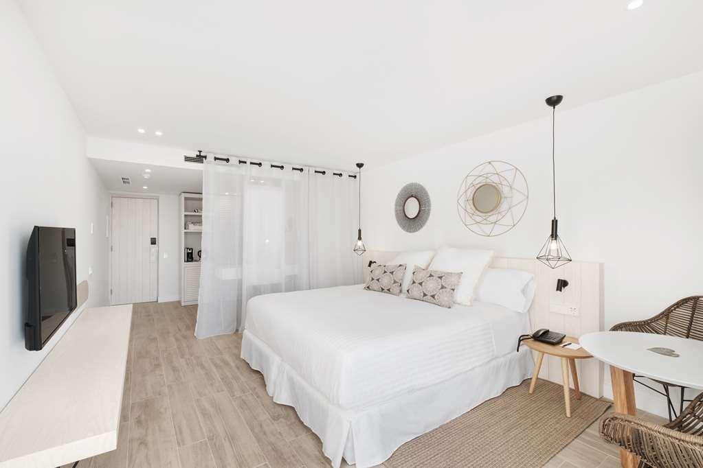 Barcel - Adults ... Hotel Portinatx