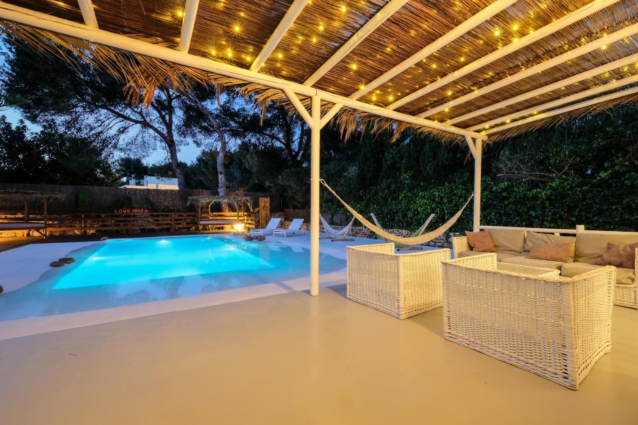 Clara Ibiza Villa Santa Eulària des Riu