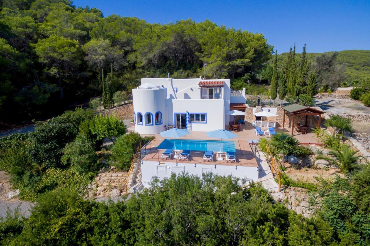 Charming With Pool, Toni Mateu. Villa *