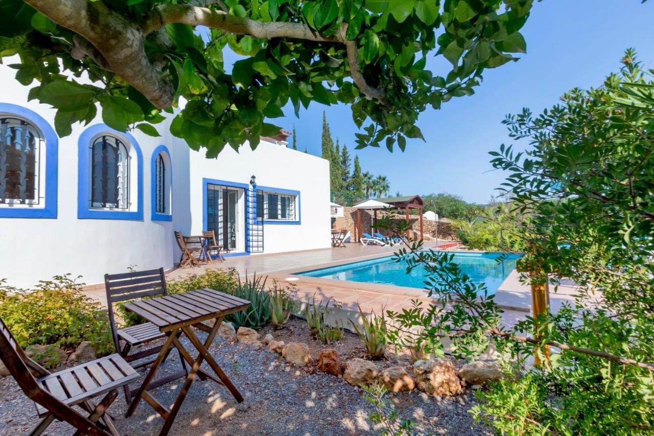 Charming With Pool, Toni Mateu. Villa *