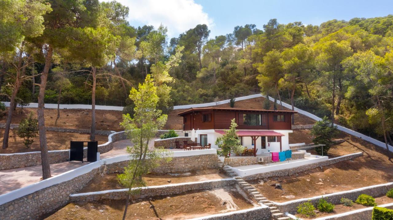 Oasis Complex * Cala Llonga (Ibiza)