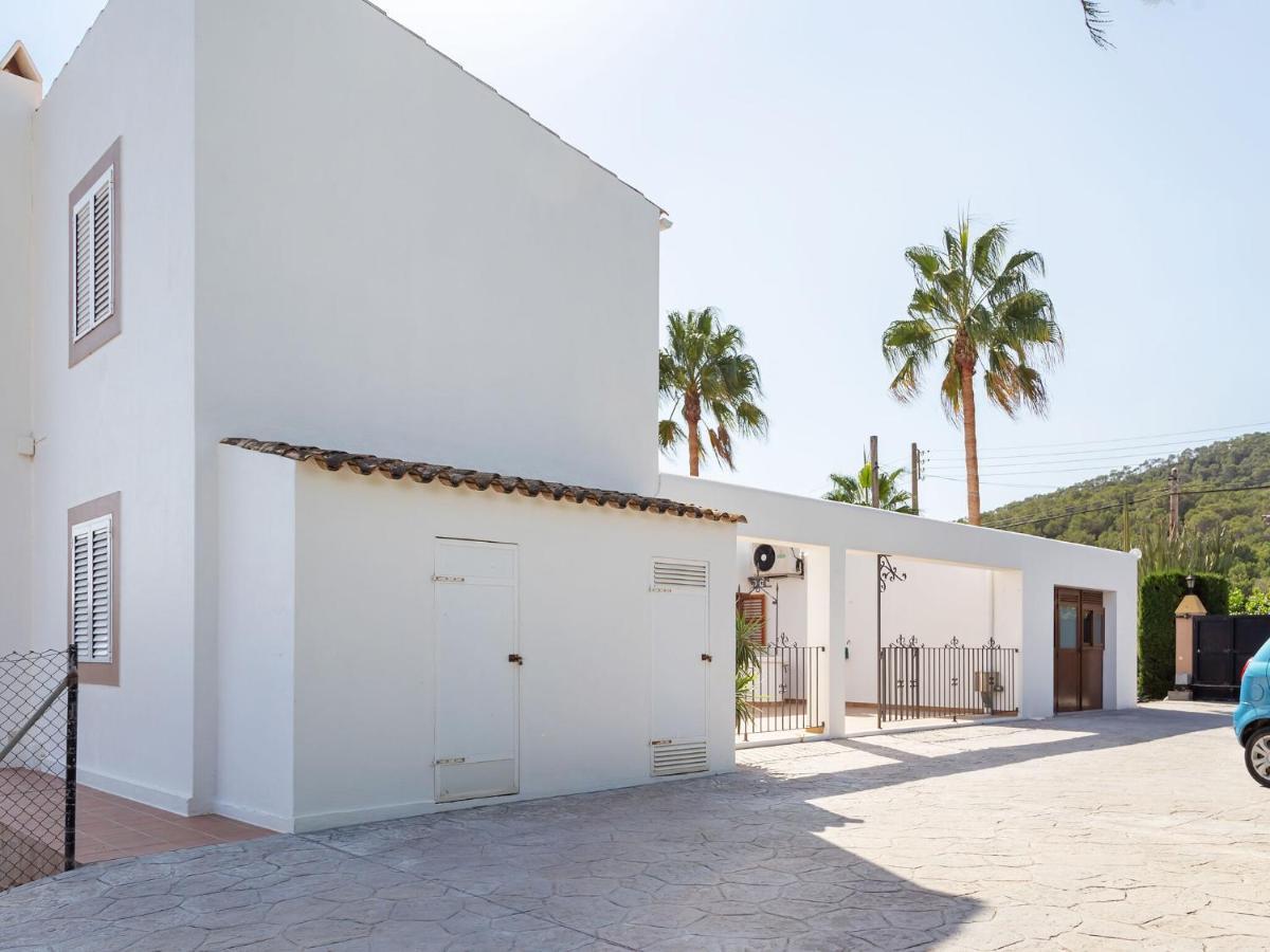 Ideally Located With Pool A Short Drive From Ibiza Town And The Beach Villa