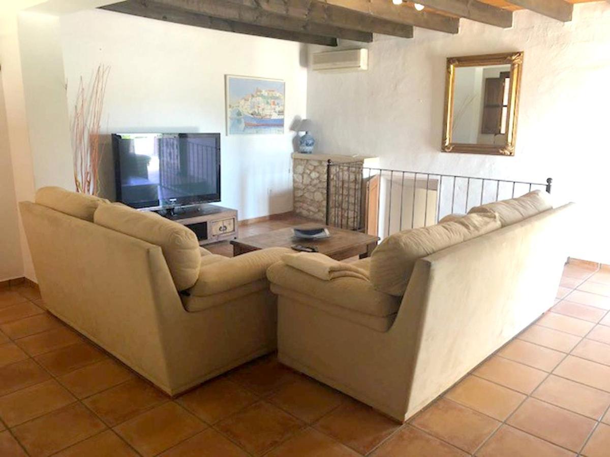 3 Bedrooms Villa With Private Pool Furnished Terrace And Wifi At Santa Gertrudis De Fruitera Villa *