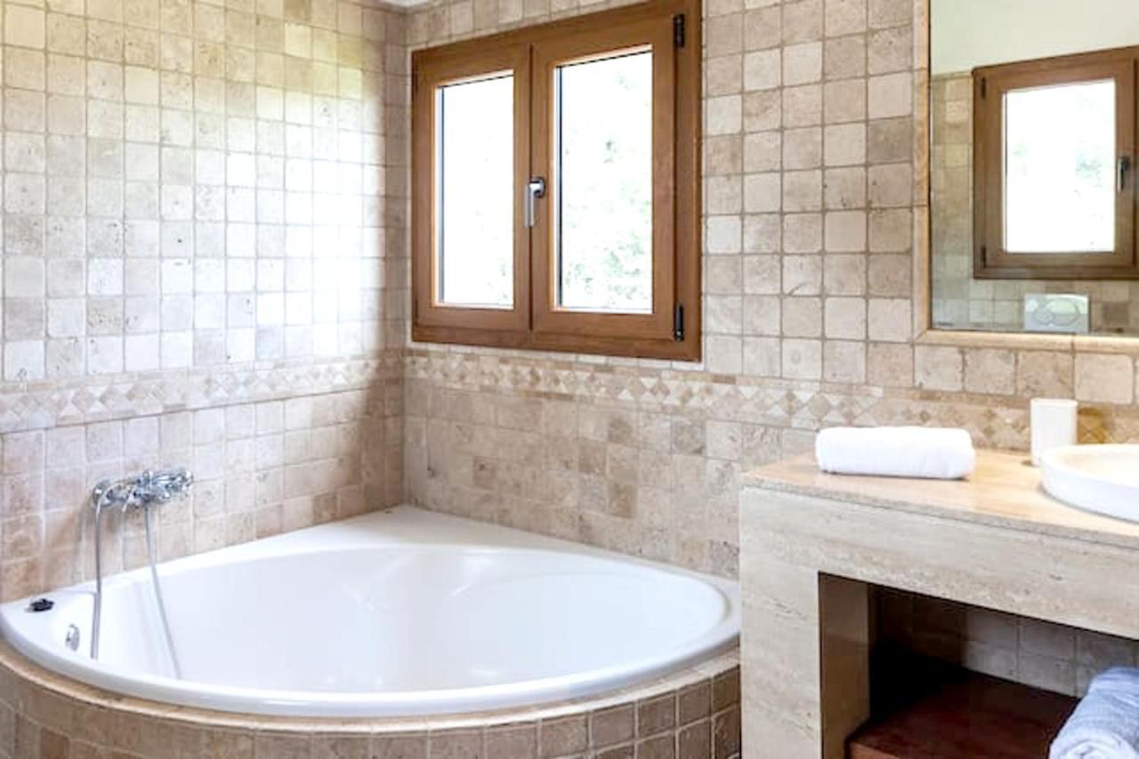 Villa 4 Bedrooms Villa With Private Pool Furnished Terrace And Wifi At Islas Baleares 5 Km Away From The Beach