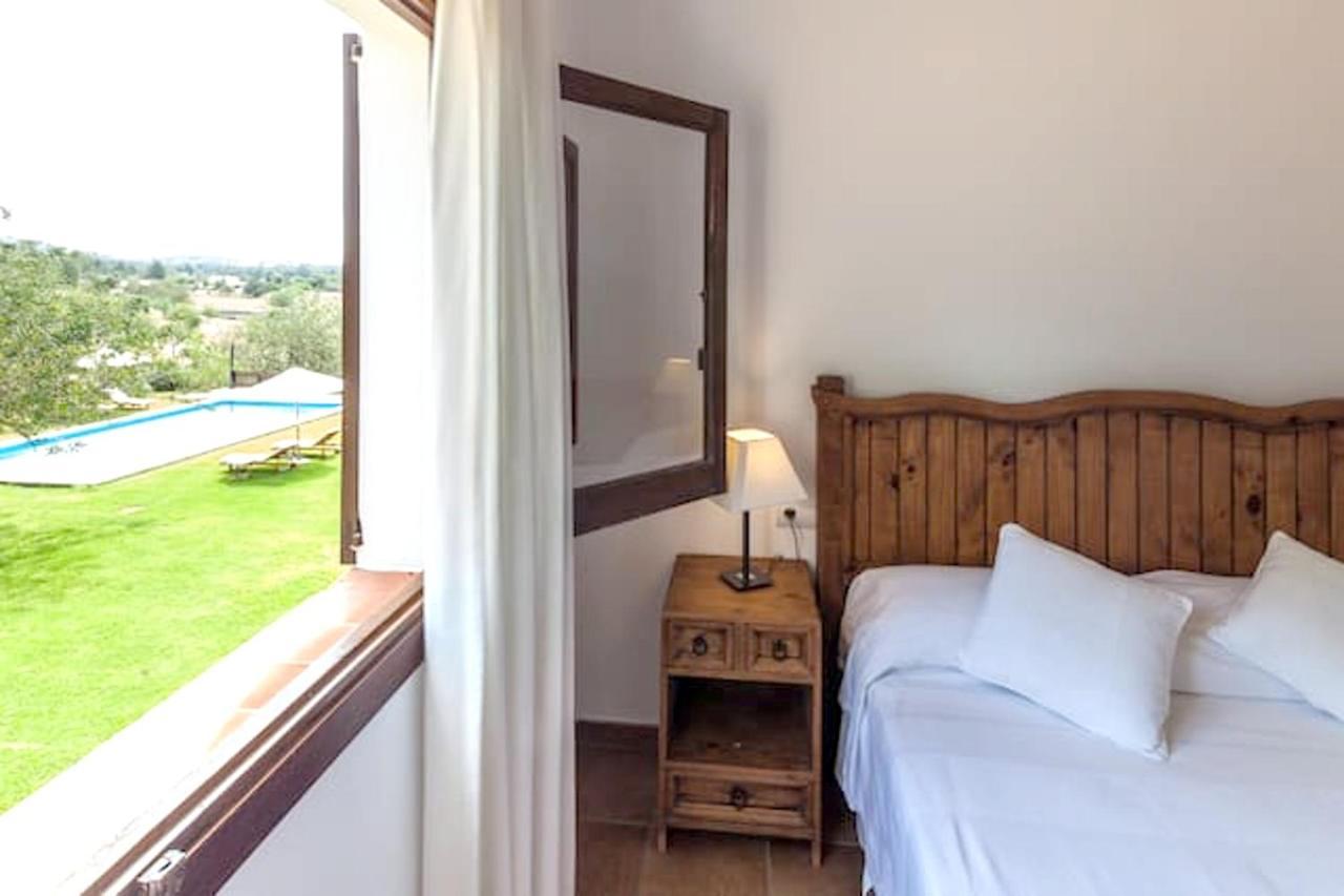 4 Bedrooms Villa With Private Pool Furnished Terrace And Wifi At Islas Baleares 5 Km Away From The Beach San Antonio (Ibiza)