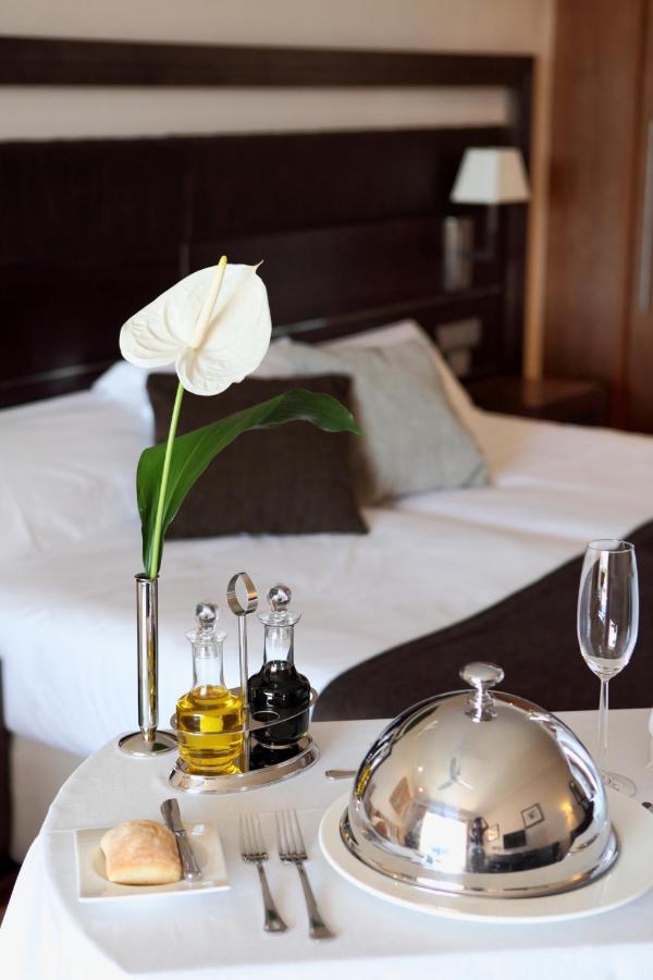 Insotel Fenicia Prestige & Hotel Santa Eulária des Riu