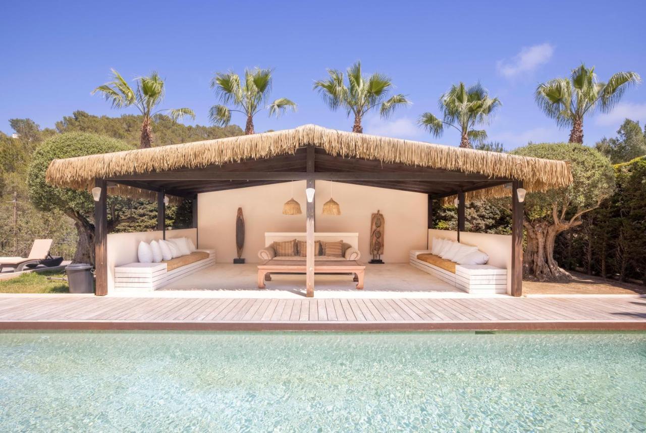 Oasis Complex Villa Cala Llonga (Ibiza)
