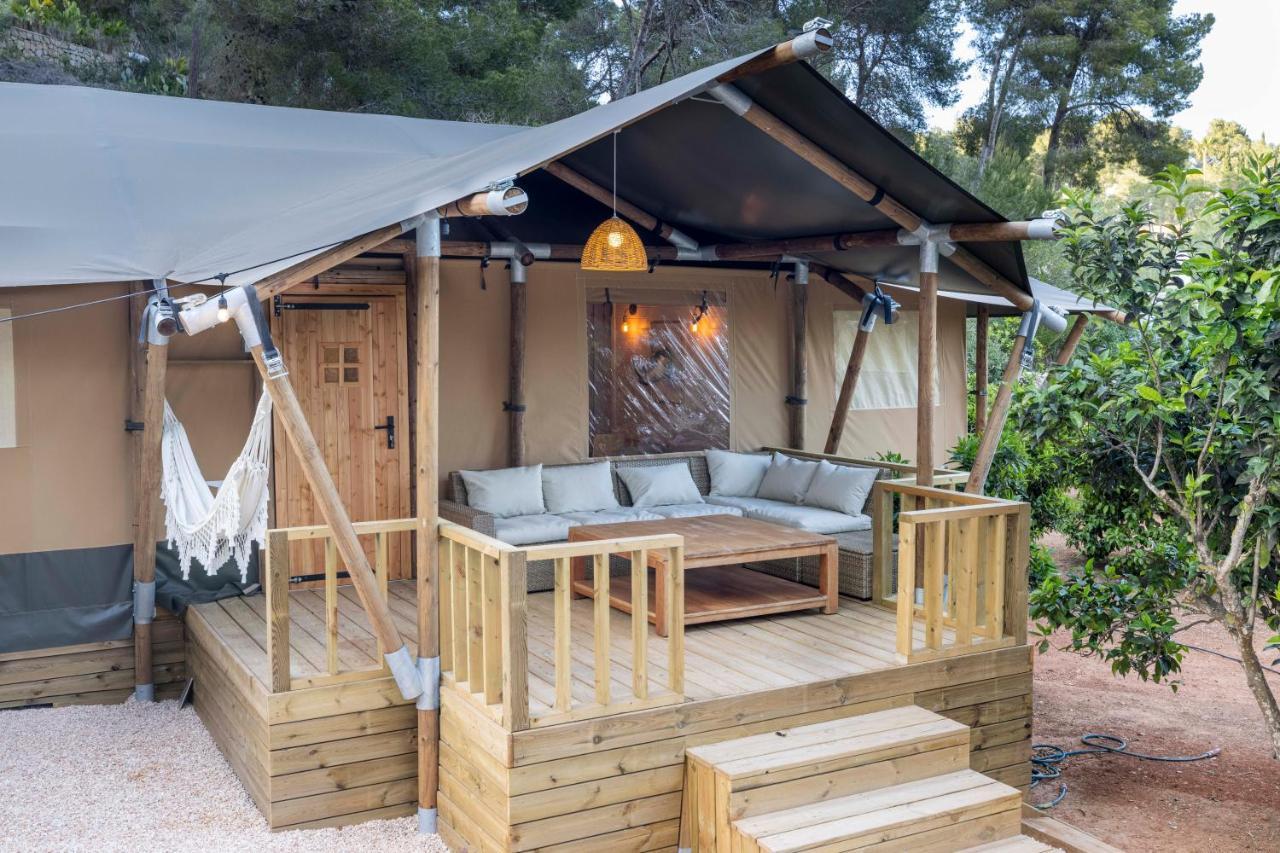 Oasis Complex Cala Llonga (Ibiza)