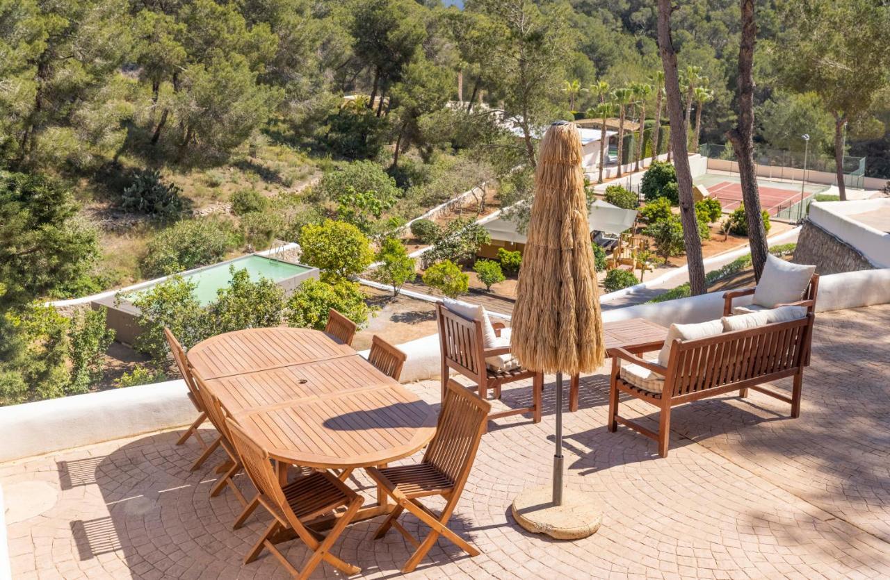 Oasis Complex Cala Llonga (Ibiza)