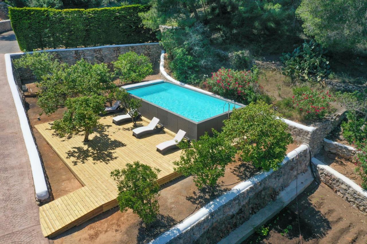 Oasis Complex Cala Llonga (Ibiza)