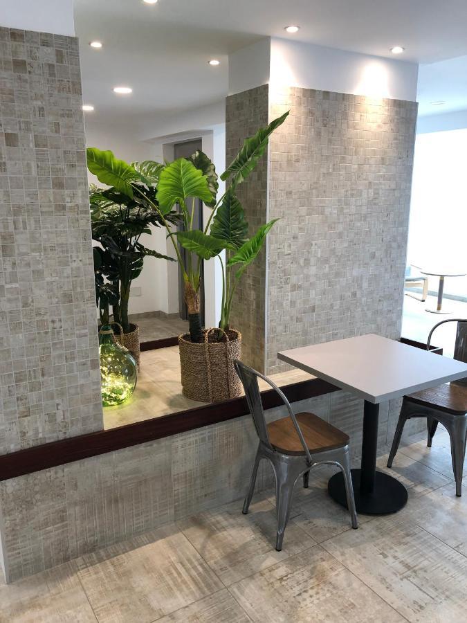 Rosalia Hotel *