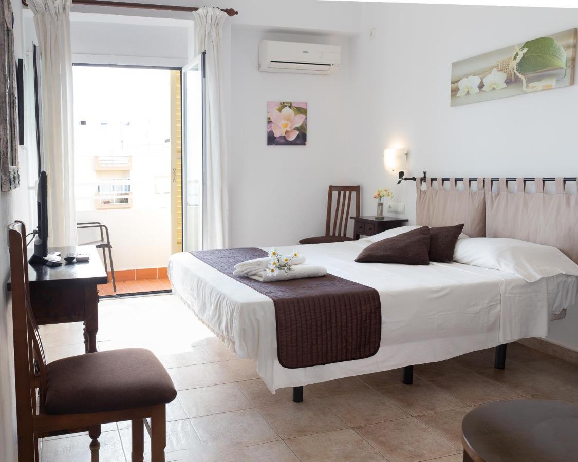 Yebisah Gasthuis Santa Eularia des Riu