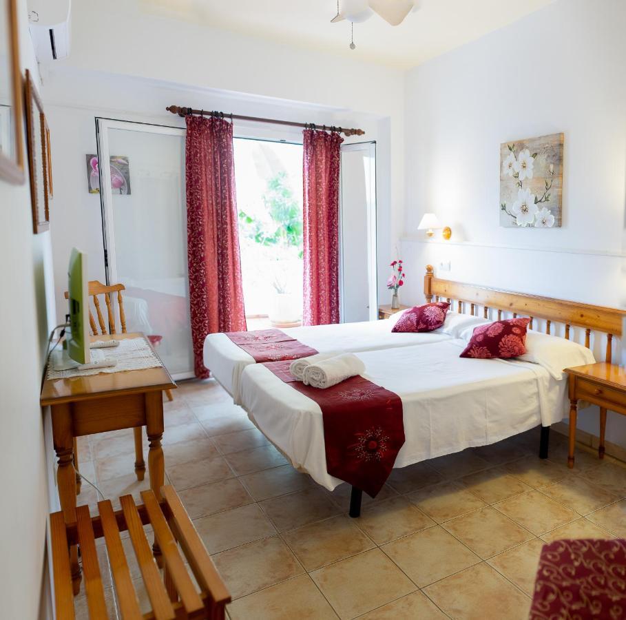Yebisah Gasthuis Santa Eularia des Riu