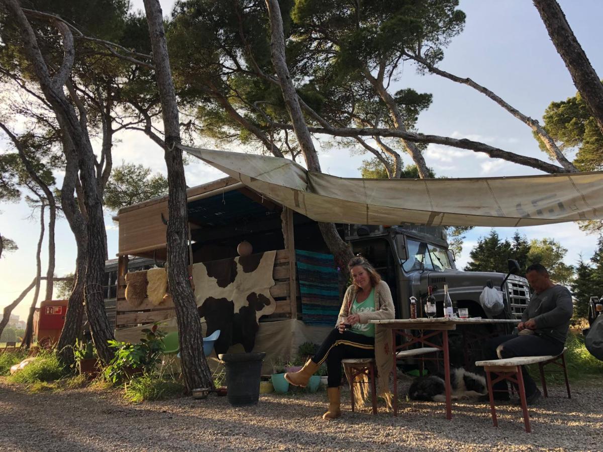 Campingplatz Vintage Camper - And Ibiza *