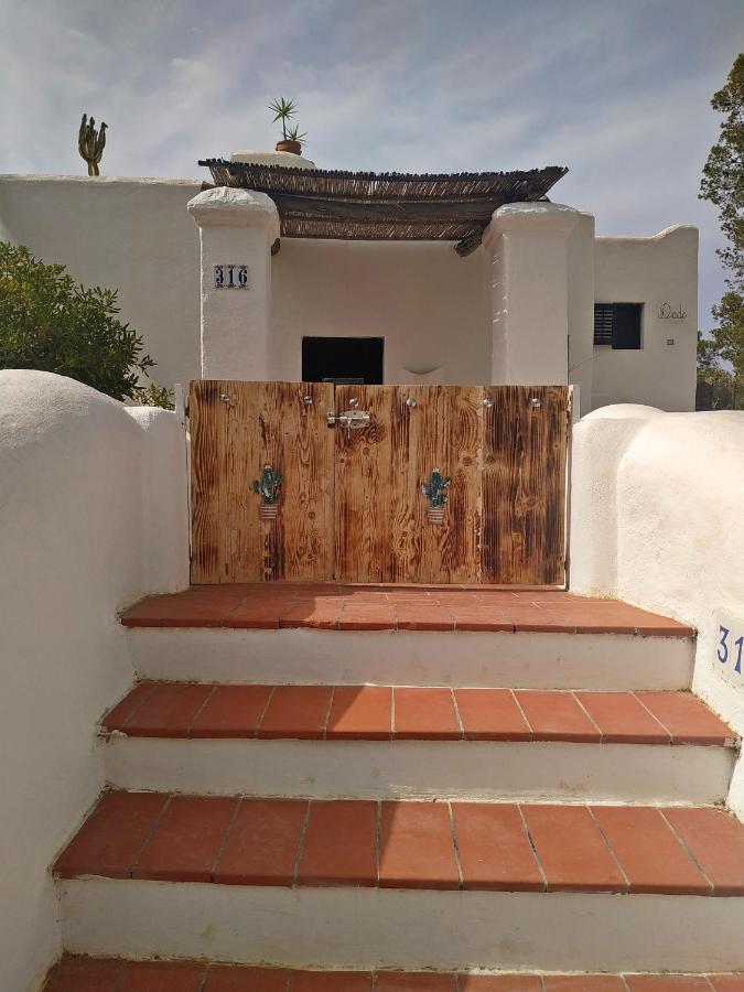 Ibiza Style Views From Terraces 1-bed House Сasa de vacaciones
