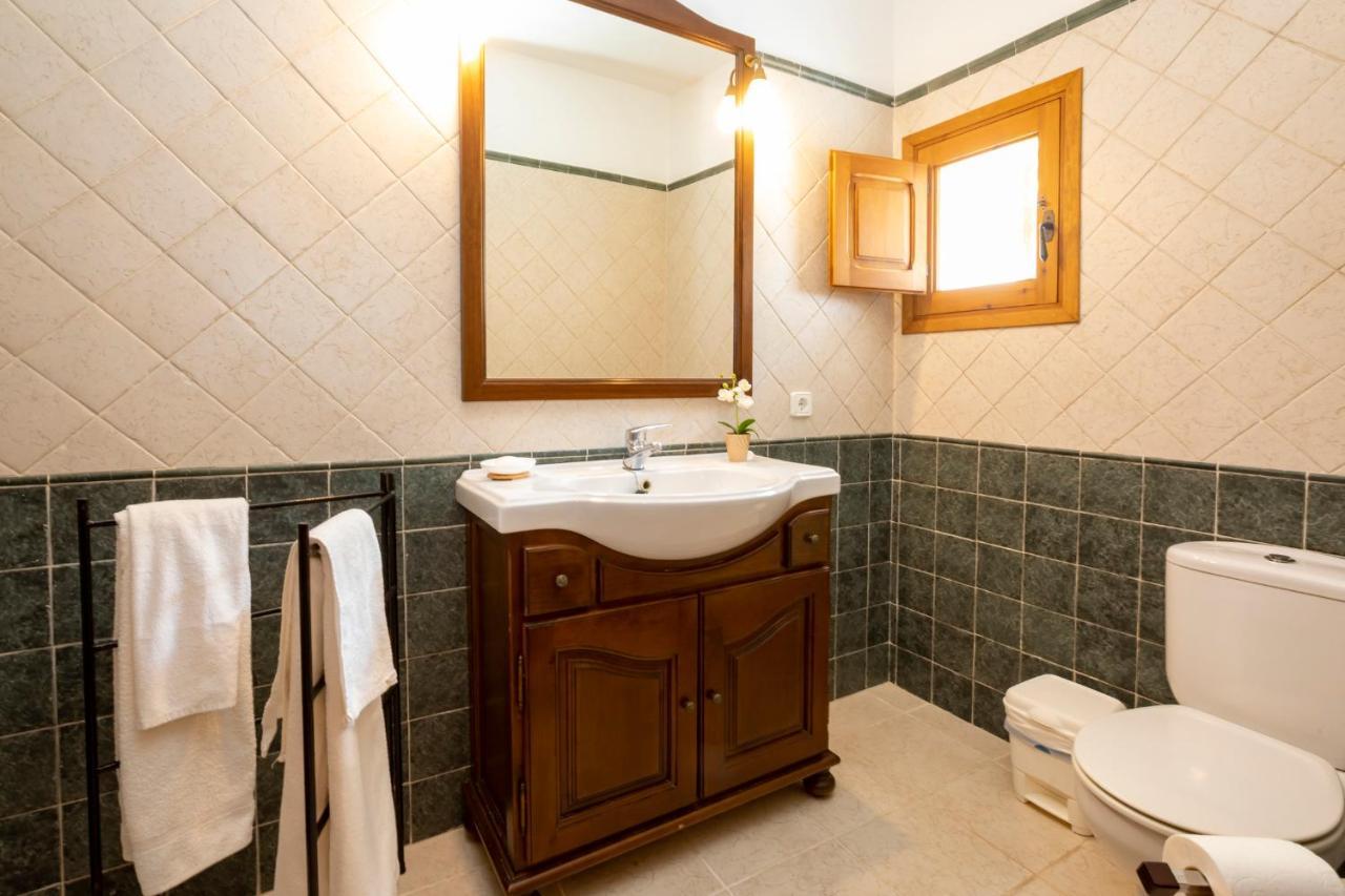 In Ibiza Town, Sleeps 11 - Monte Villa San José