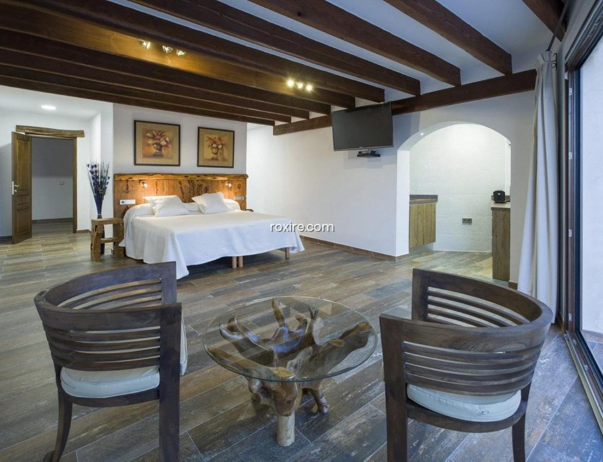 Viila Con 5 Habitaciones Y Piscina