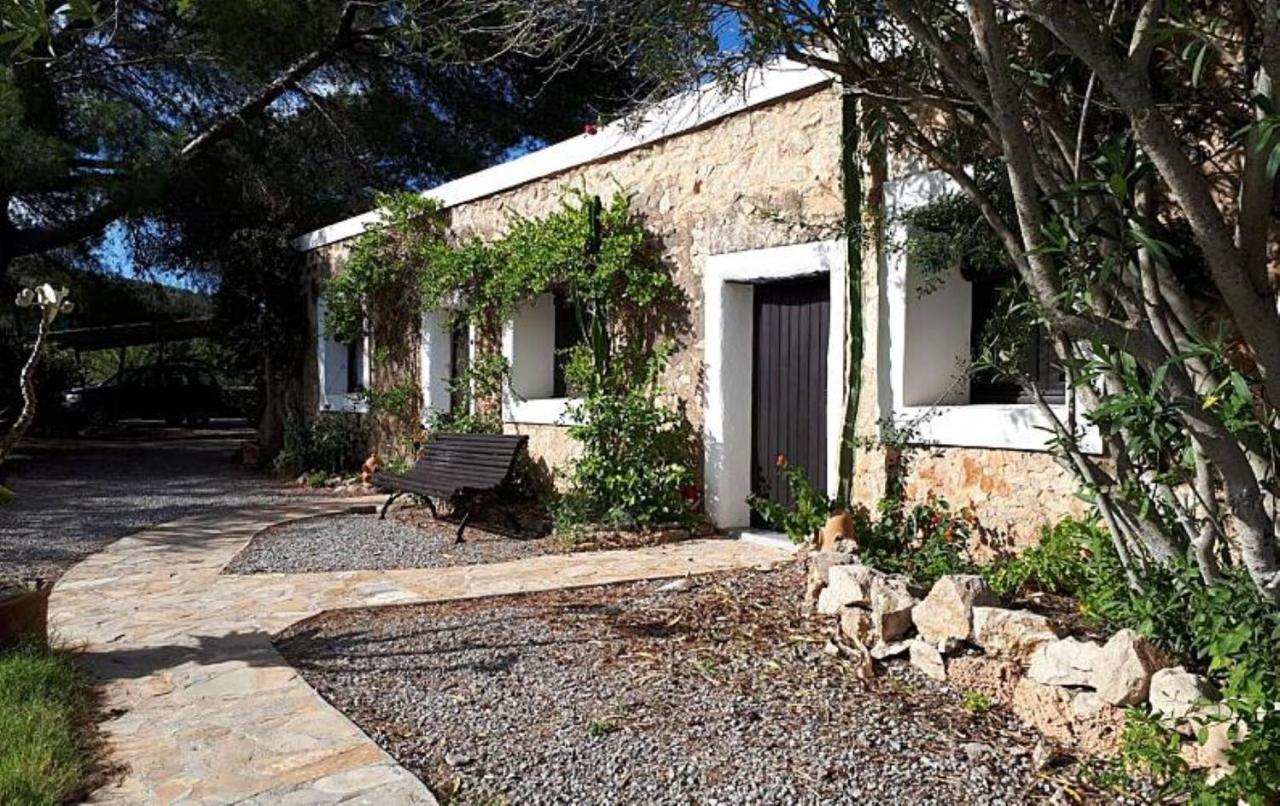 Can Vicent Masia Villa *