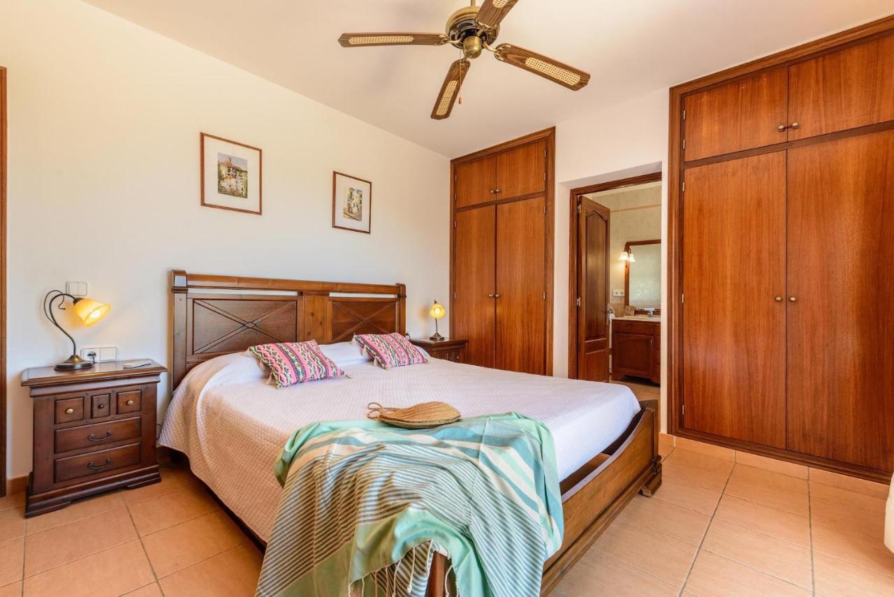 Villa Miquela *