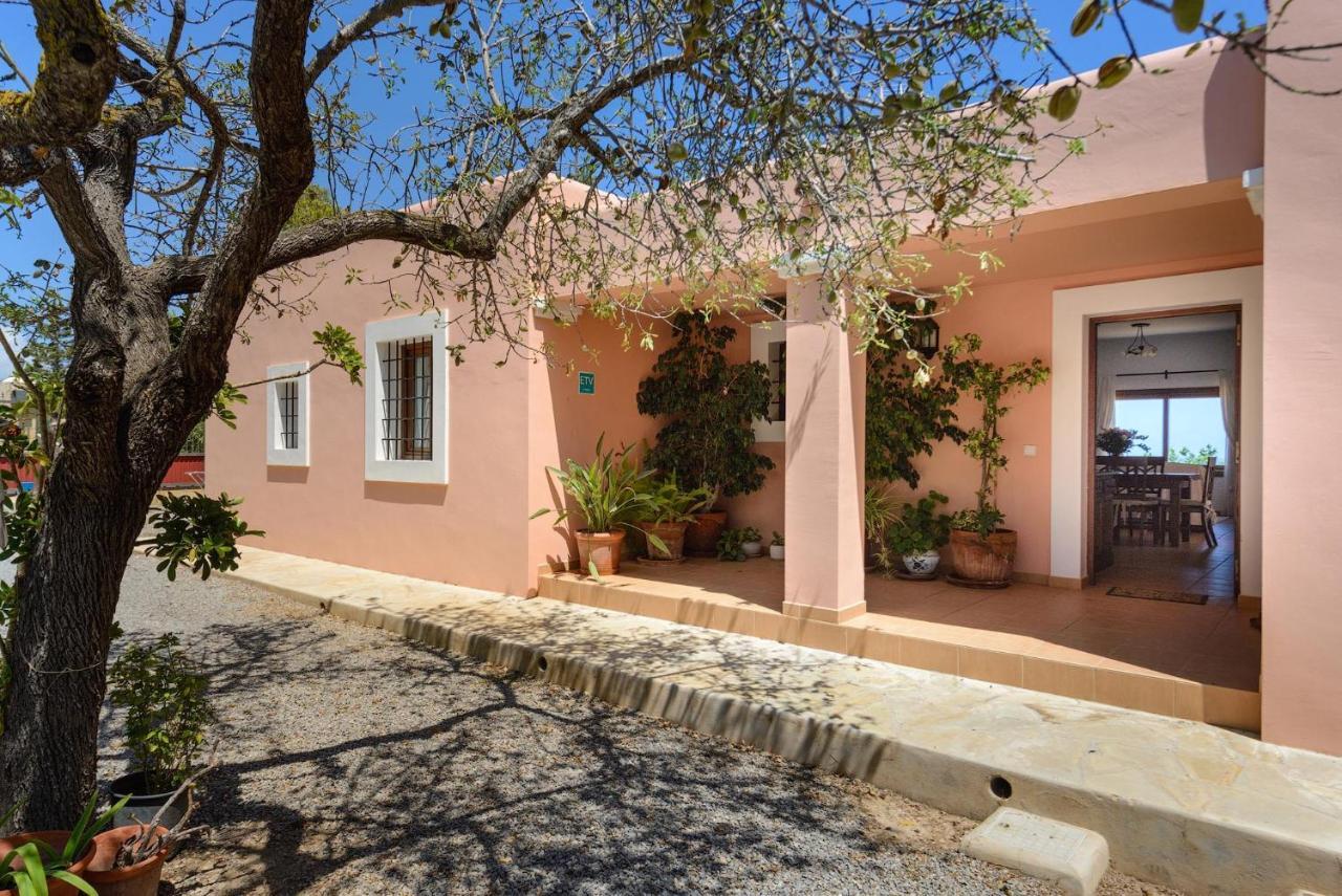 Villa Miquela *
