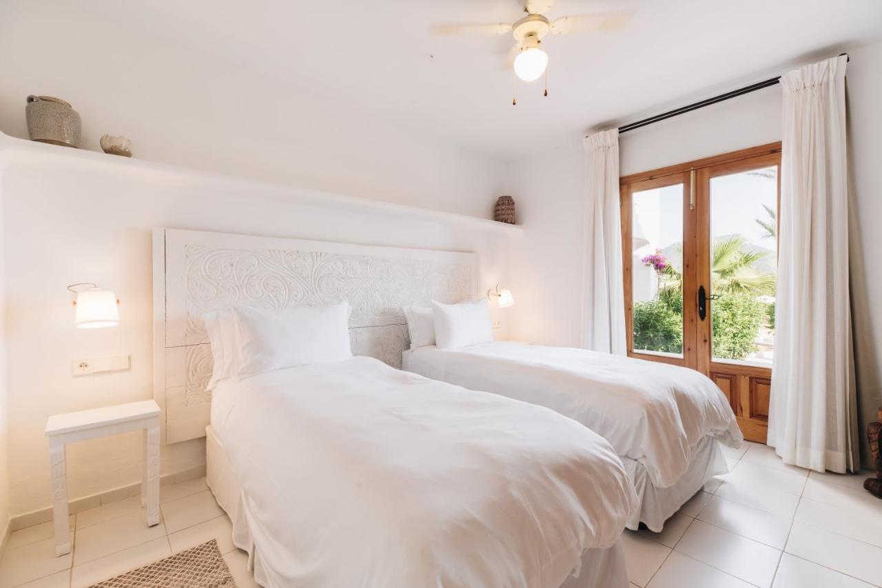 Petunia Ibiza, A Beaumier (adults Only)