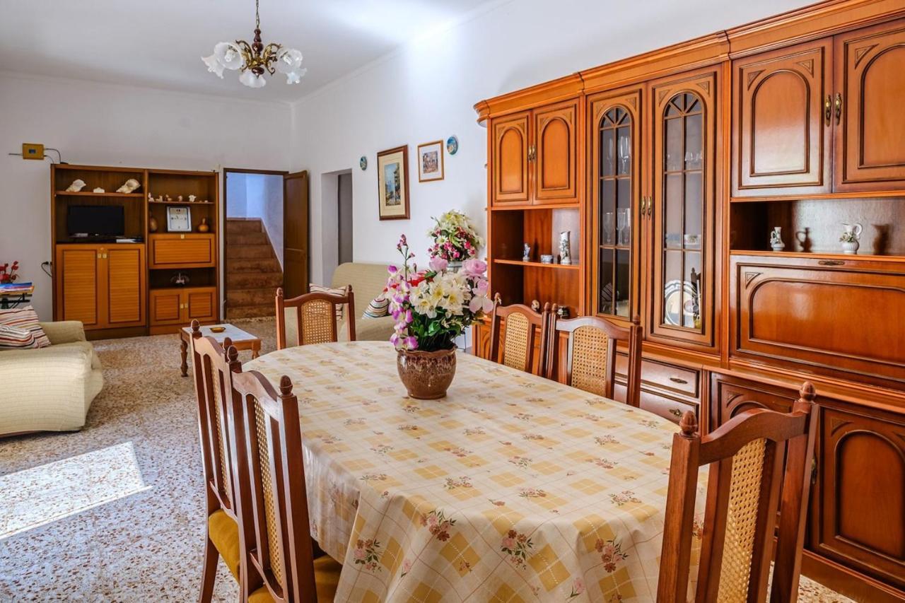 Elegant Sant Miquel: Private Pool Retreat Villa