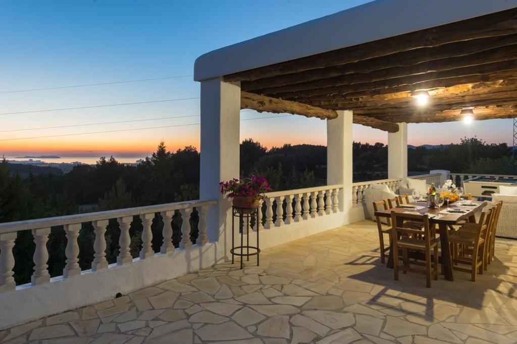 March Magic Sunset Holiday home
