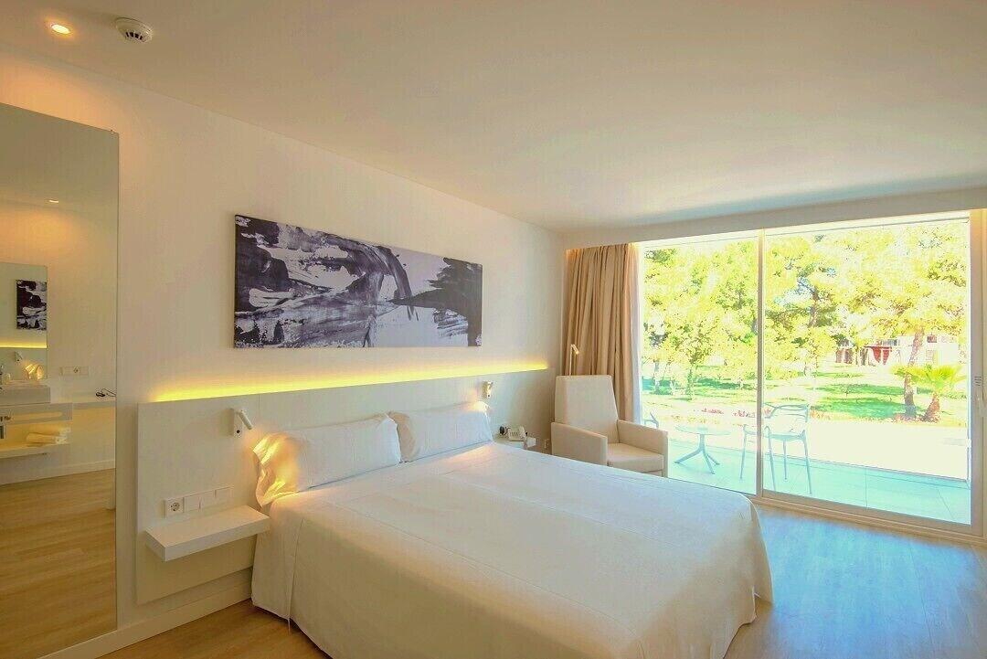 Els Pins Hotel 3*
