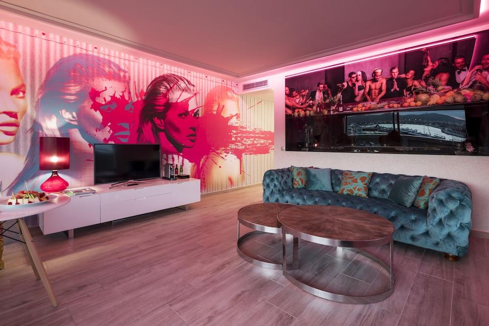 Corso & 4* Ibiza-Stadt