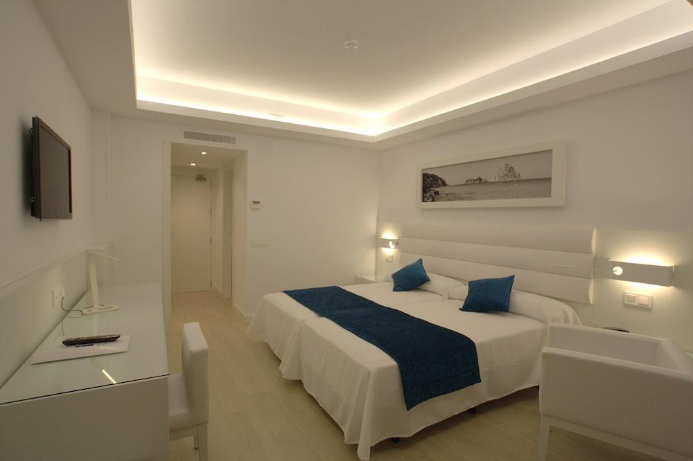 Hotel Argos Ibiza 4*